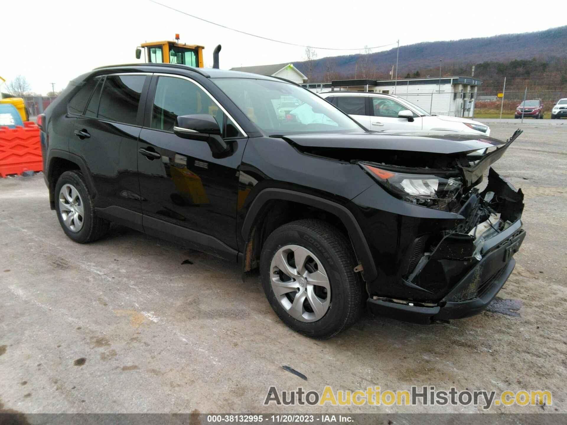 TOYOTA RAV4 LE, 2T3G1RFV2MC152657