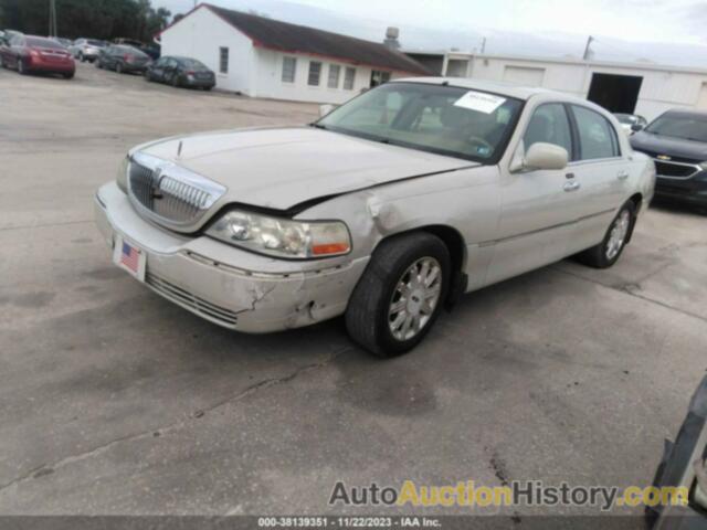 LINCOLN TOWN CAR SIGNATURE LIMITED, 1LNHM82VX7Y618299