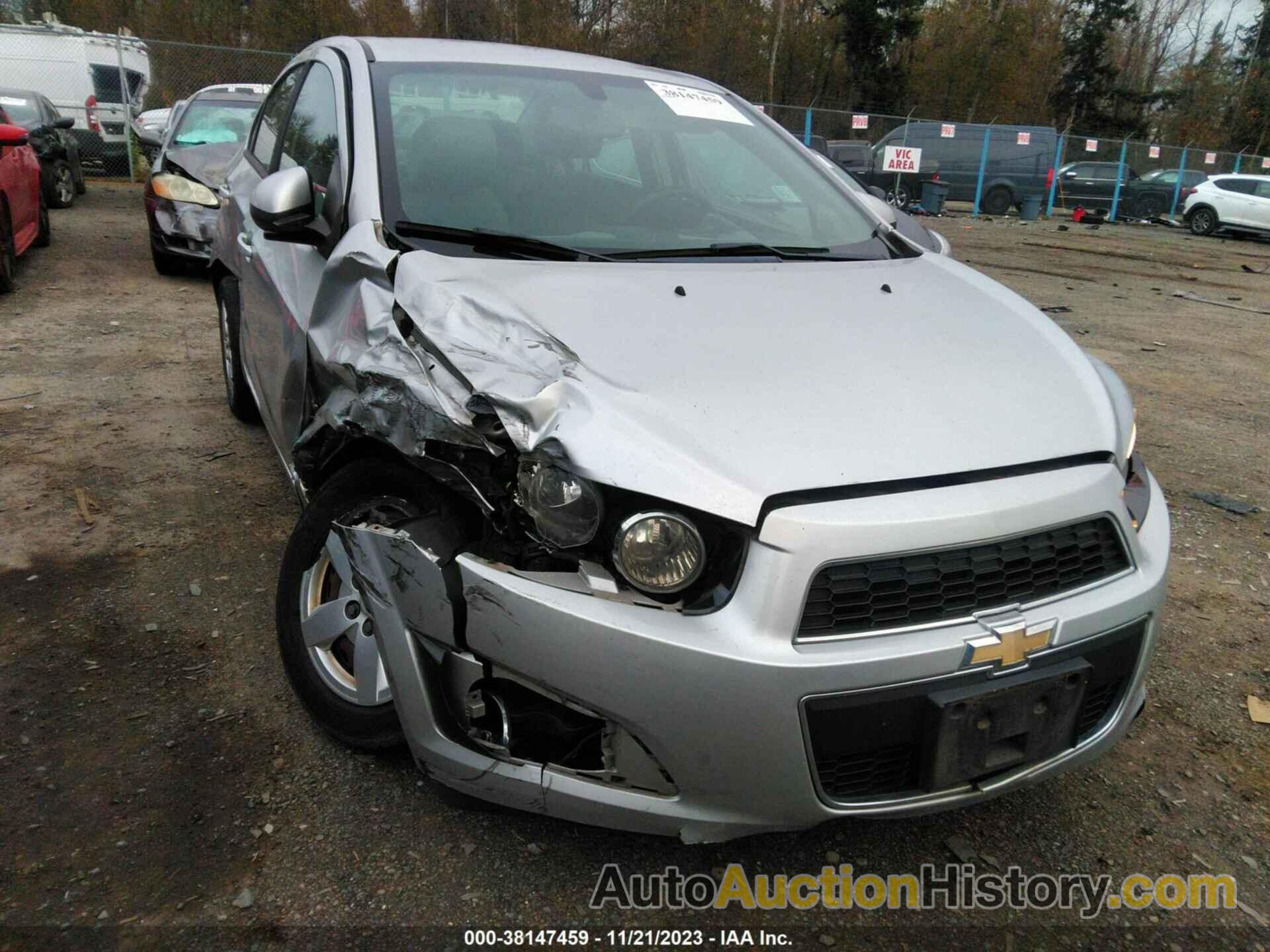 CHEVROLET SONIC LS AUTO, 1G1JA5SG0F4110002