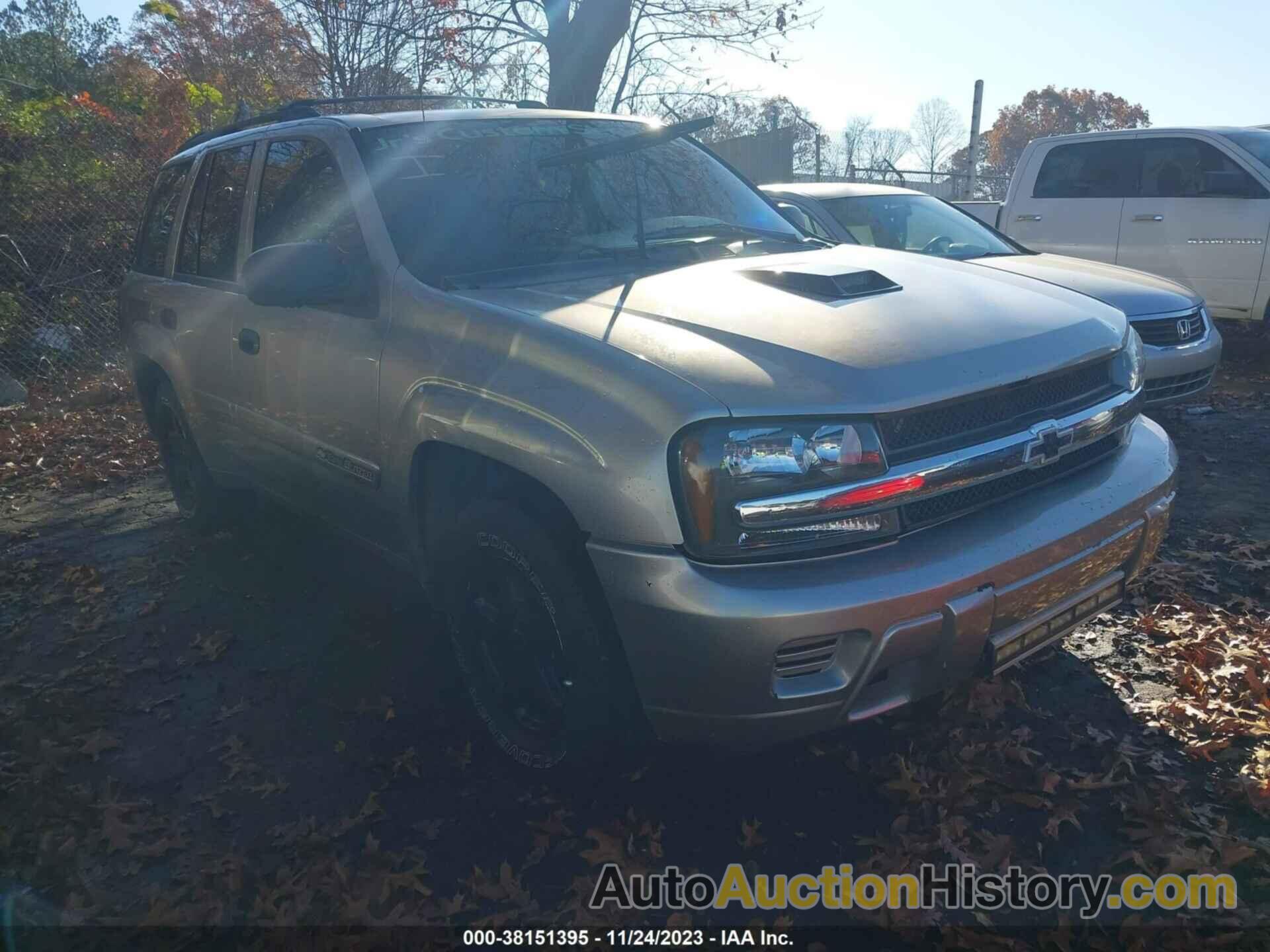 CHEVROLET TRAILBLAZER LS, 1GNDS13SX22456617