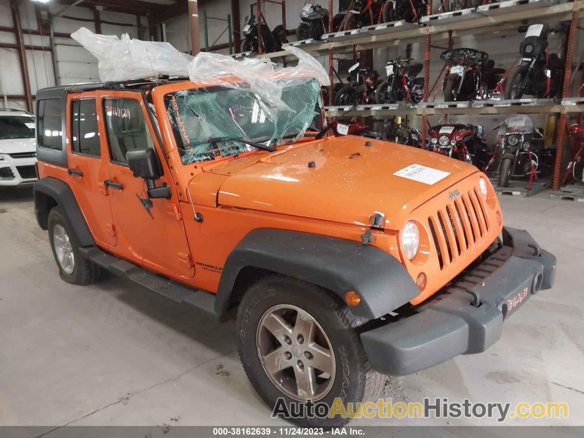 JEEP WRANGLER UNLIMITED SAHARA, 1C4HJWEG5CL134384