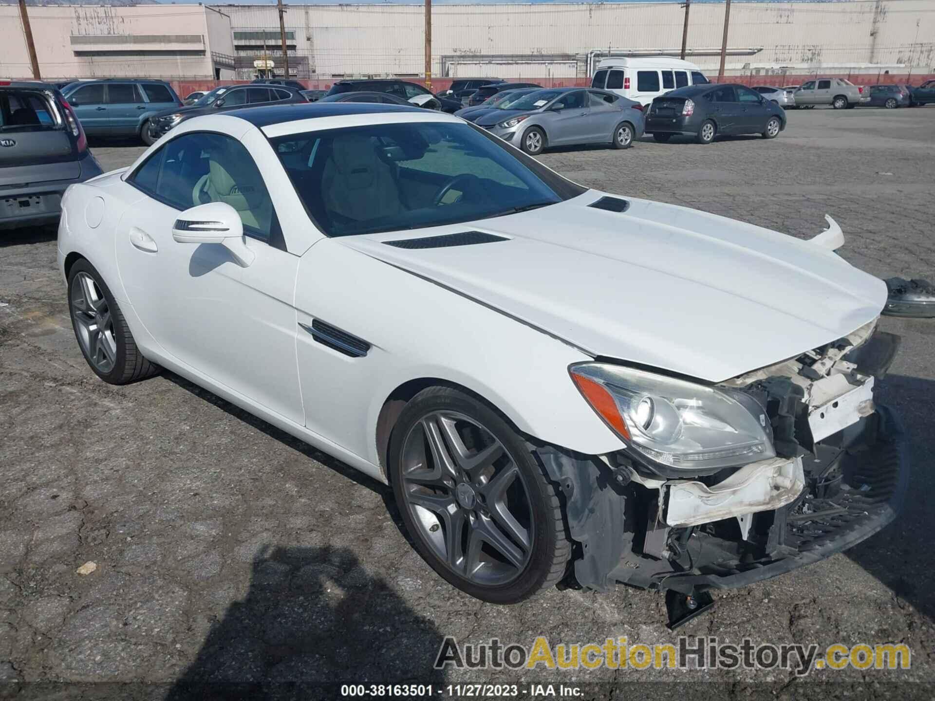 MERCEDES-BENZ SLK 350, WDDPK5HA6EF086928