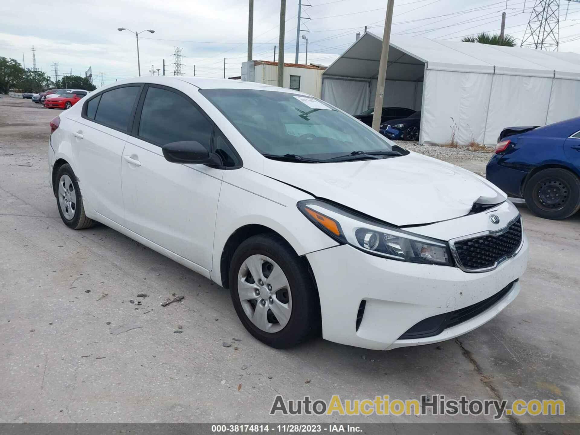 KIA FORTE LX, 3KPFL4A73JE209486