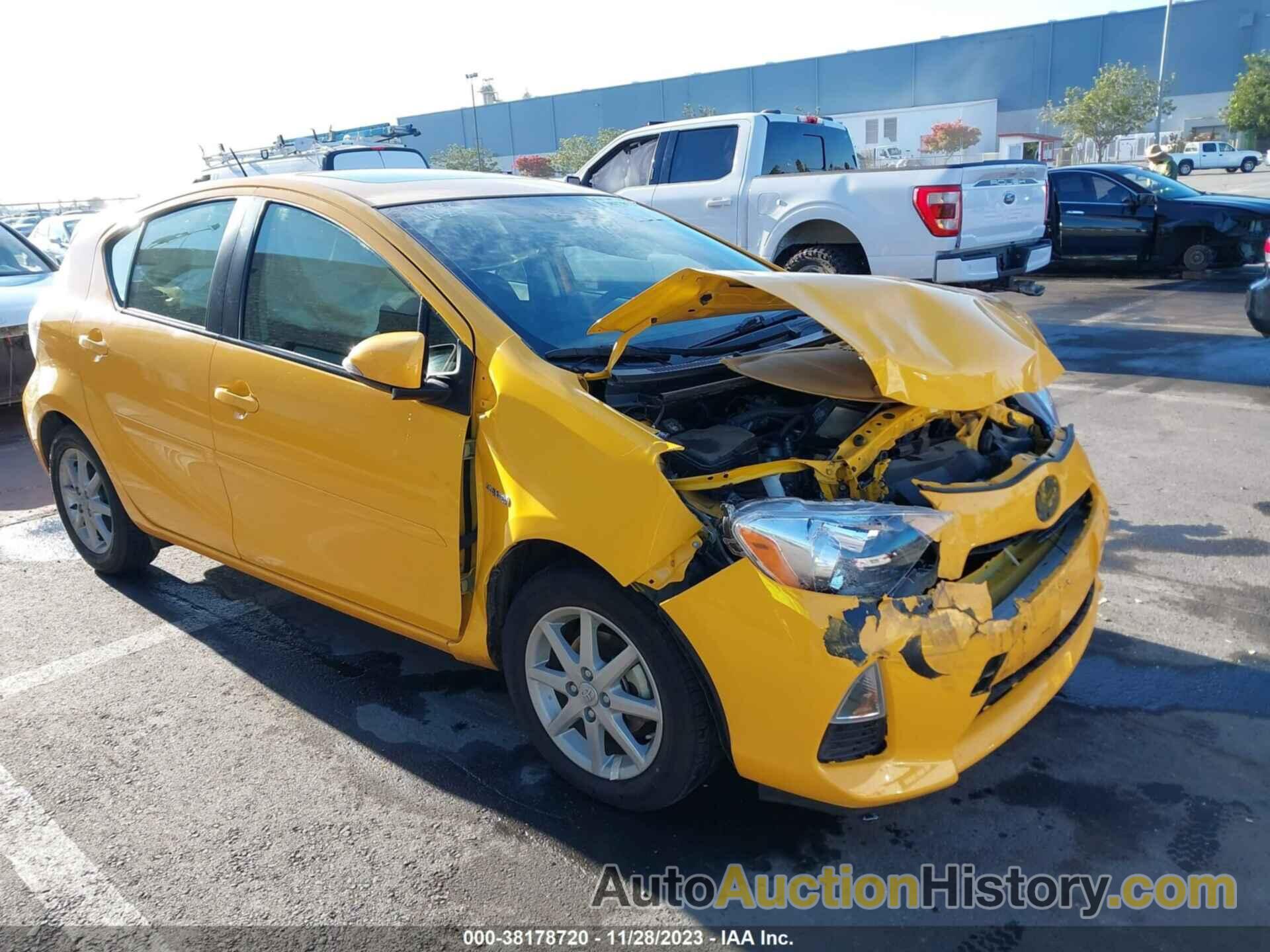 TOYOTA PRIUS C THREE, JTDKDTB32E1079582