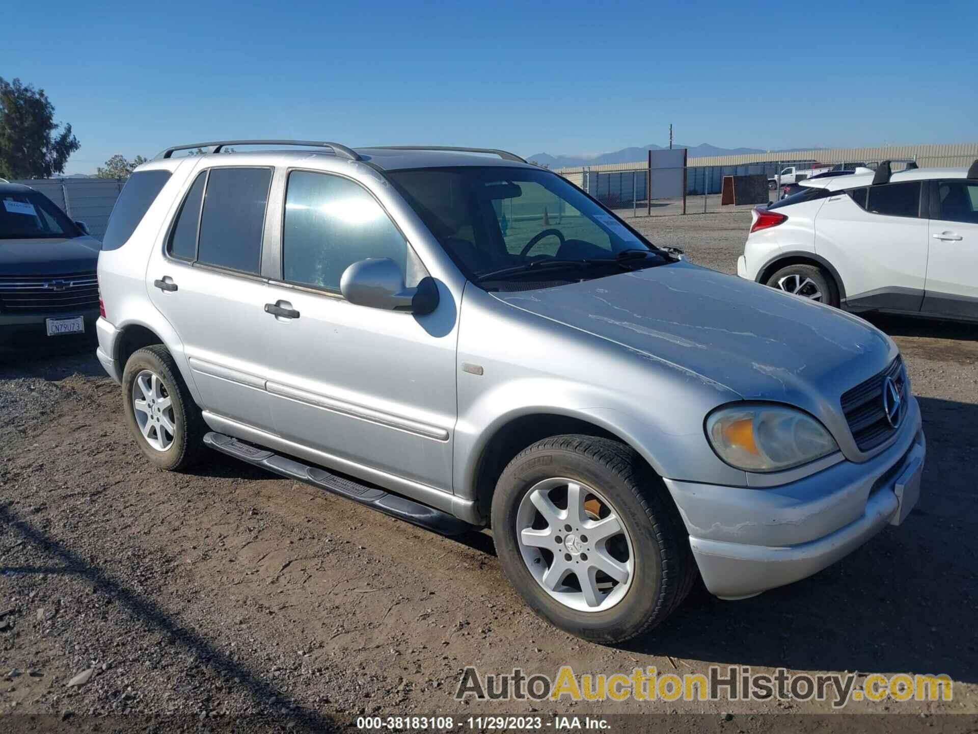 MERCEDES-BENZ ML 430, 4JGAB72E3XA067983