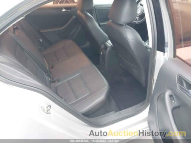 VOLKSWAGEN JETTA 2.5L SE, 3VWDZ7AJ8BM327847