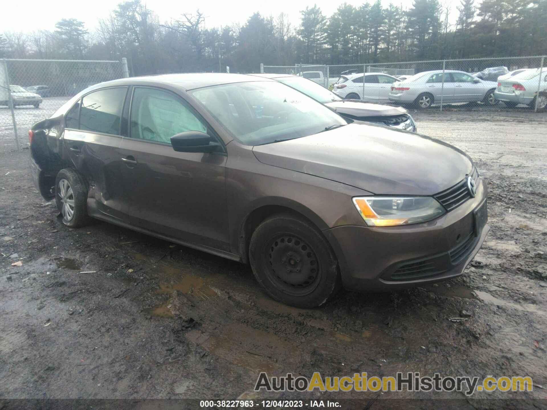 VOLKSWAGEN JETTA 2.0L S, 3VW2K7AJ4BM334998