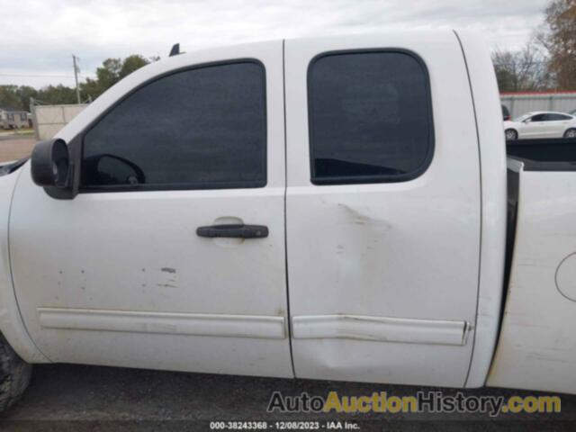 CHEVROLET SILVERADO 1500 LS, 1GCSCREA4AZ179632