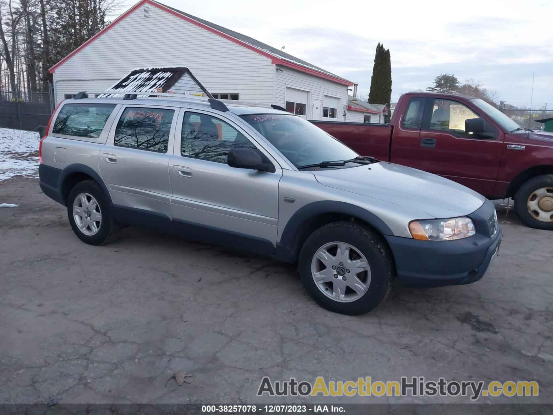 VOLVO XC70 2.5T AWD, YV1SZ592951197715