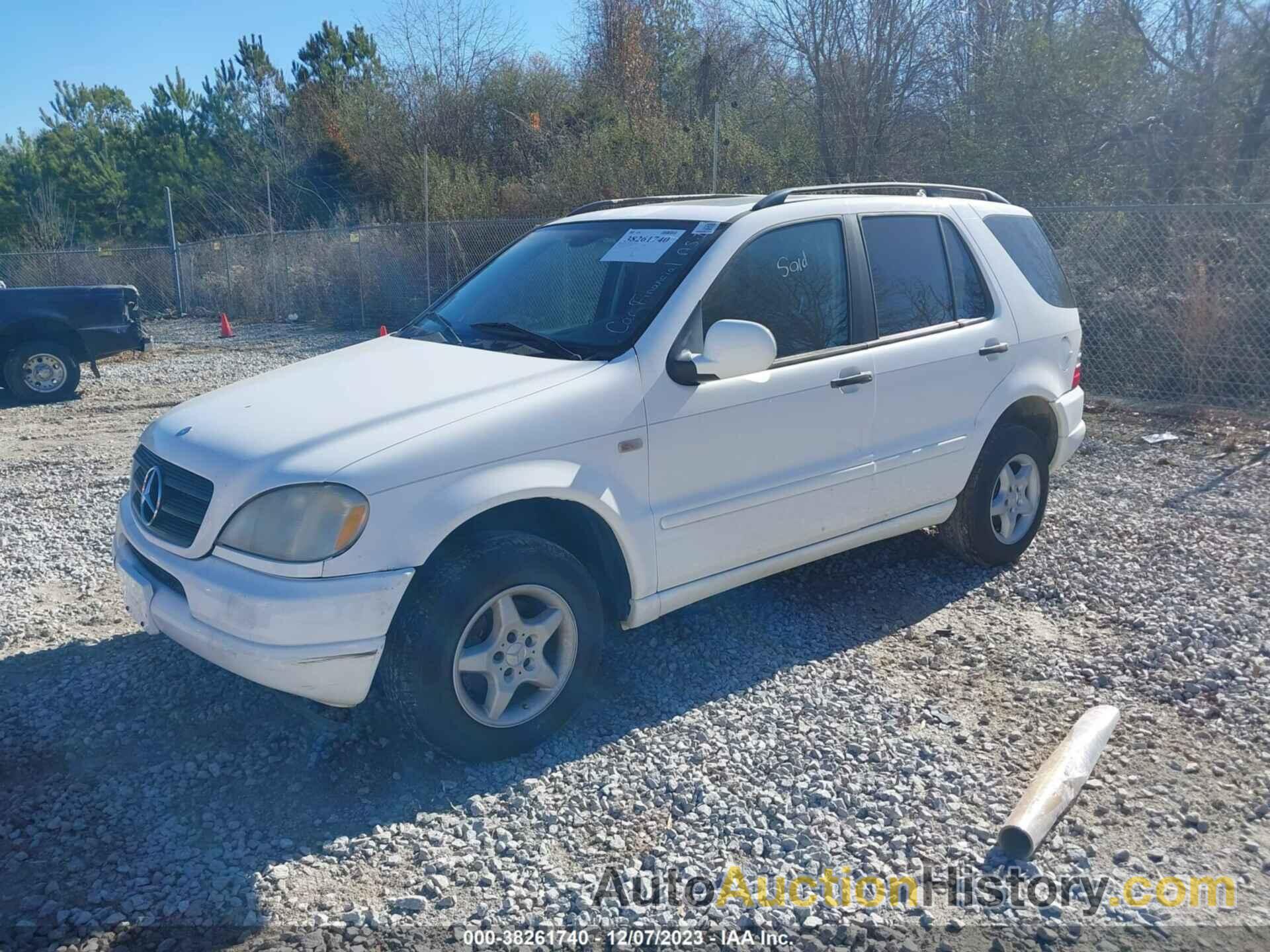 MERCEDES-BENZ ML 320, 4JGAB54E2YA194663