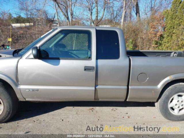 CHEVROLET S-10 LS, 1GCDT19W0Y8244671