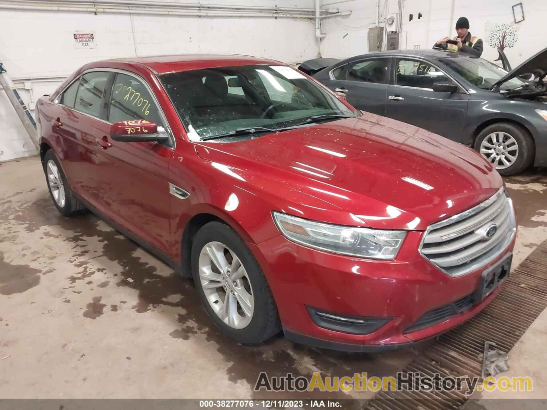 FORD TAURUS SEL, 1FAHP2E84DG174990