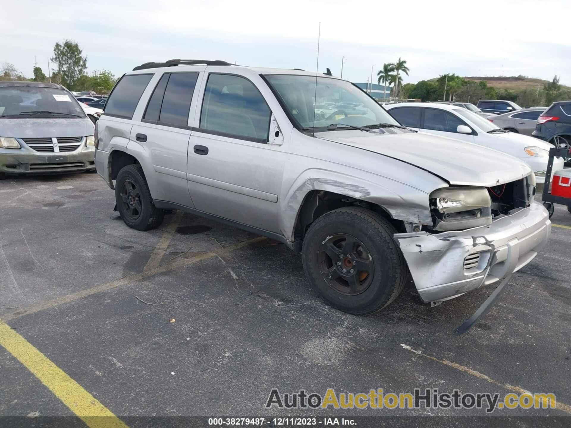 CHEVROLET TRAILBLAZER LS, 1GNDS13S972300320