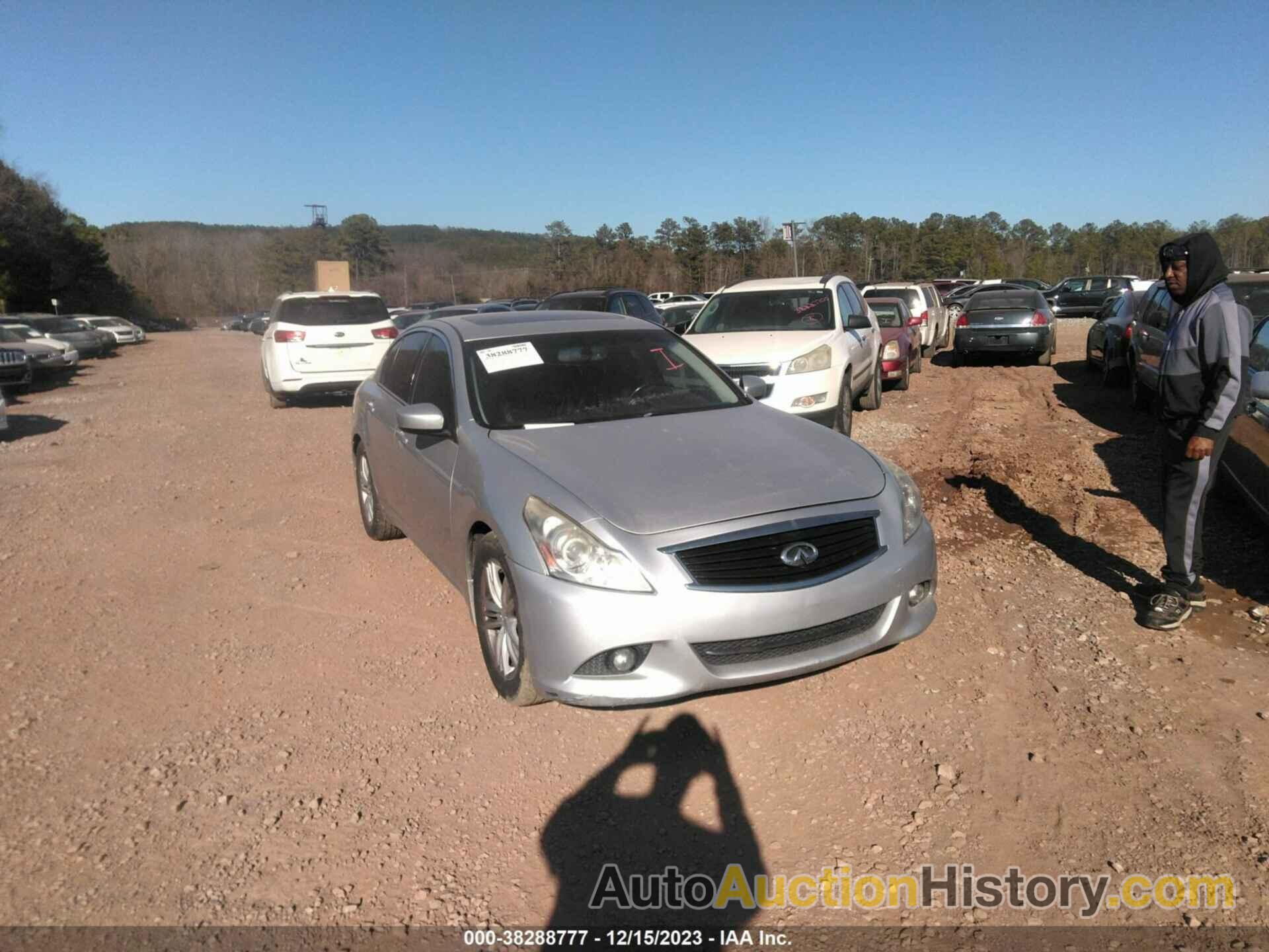 INFINITI G37 JOURNEY, JN1CV6AP5BM302704