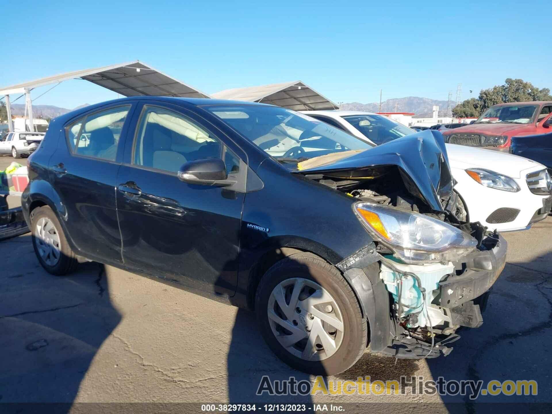 TOYOTA PRIUS C THREE, JTDKDTB32F1582935