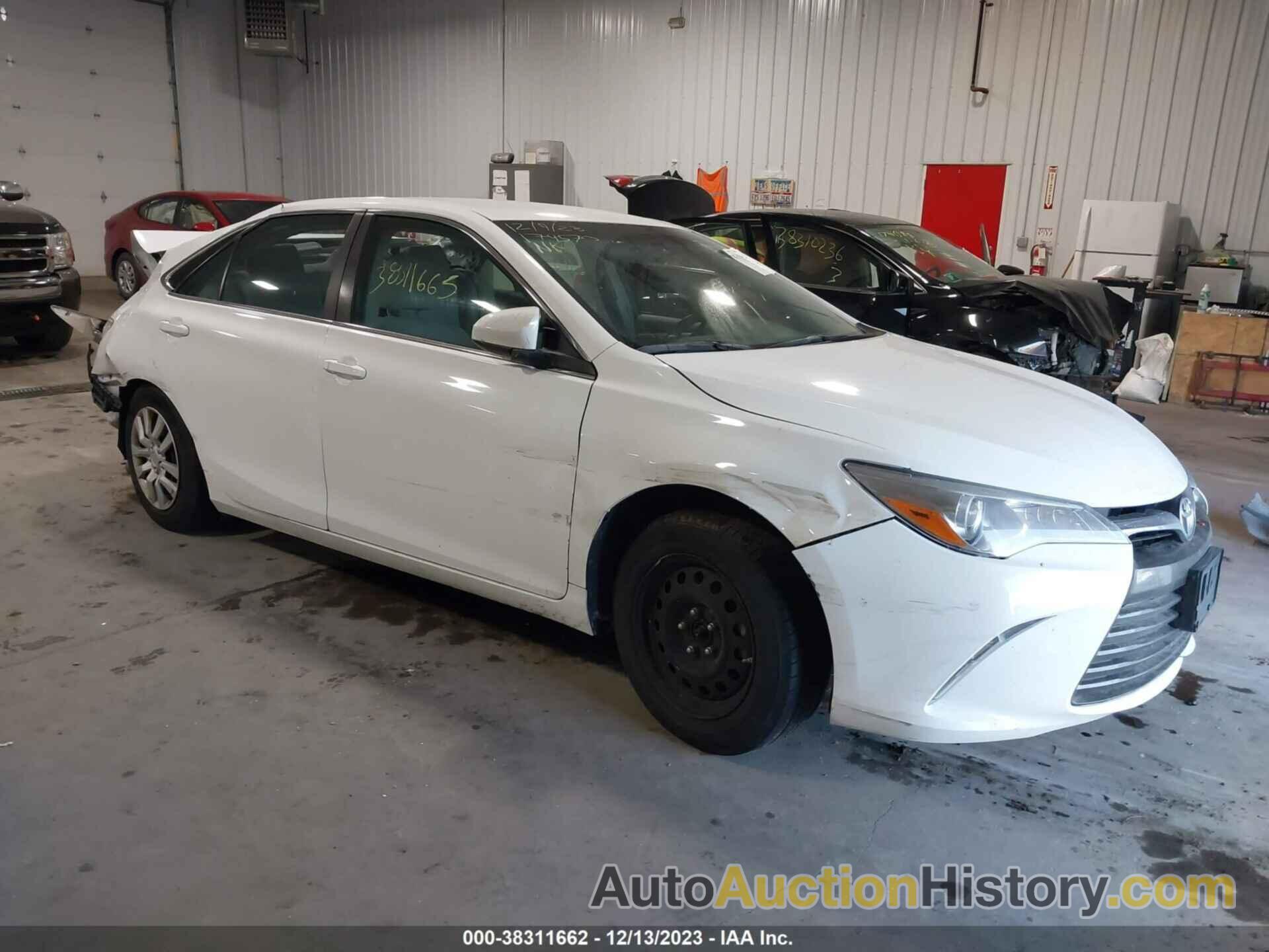 TOYOTA CAMRY LE, 4T4BF1FKXFR486647