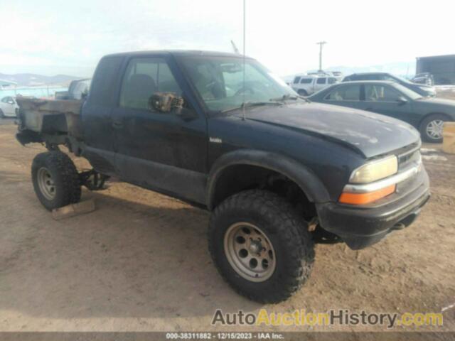 CHEVROLET S-10 LS, 1GCCT19W3W8207526