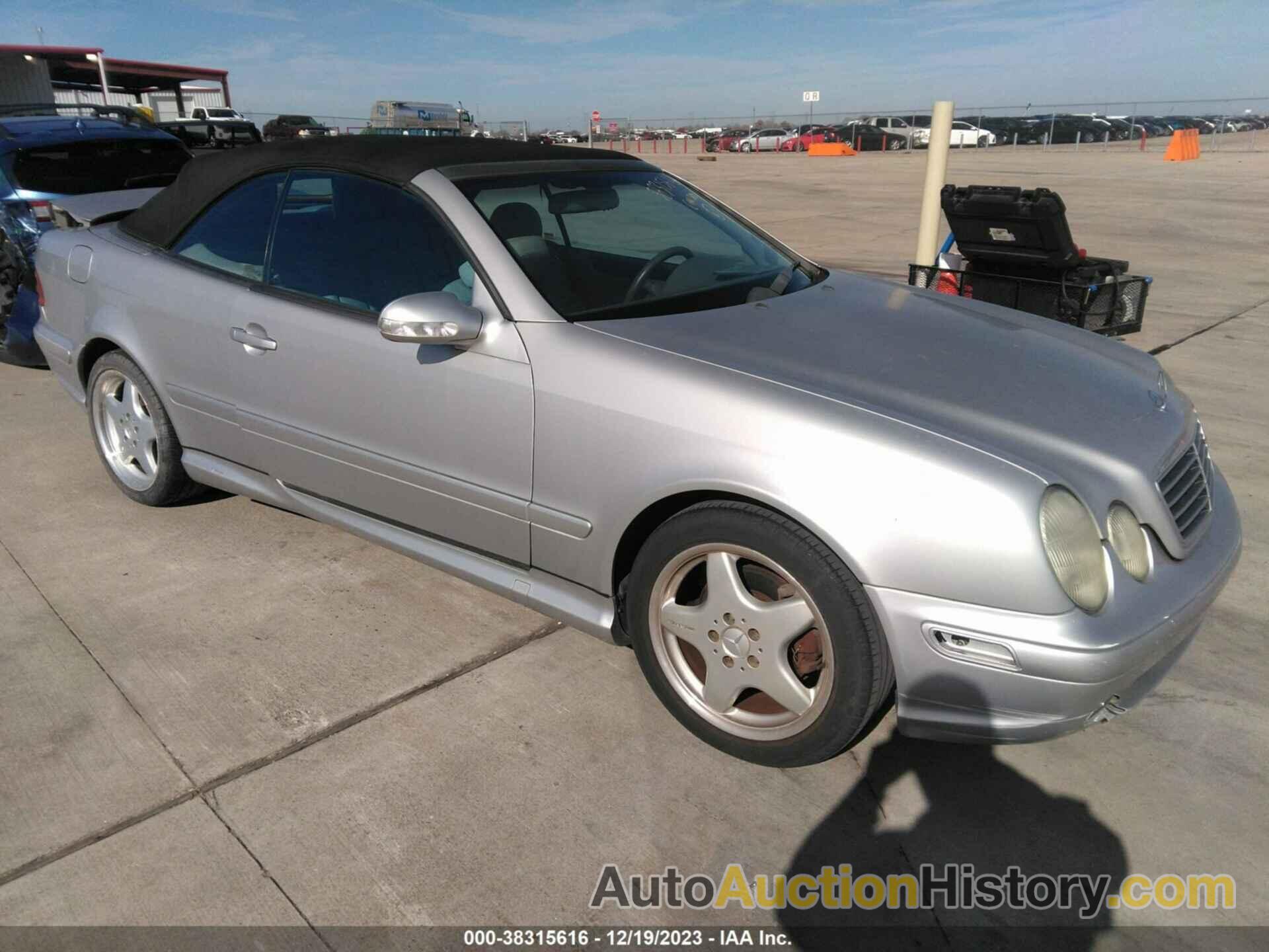 MERCEDES-BENZ CLK 430, WDBLK70G8YT048528