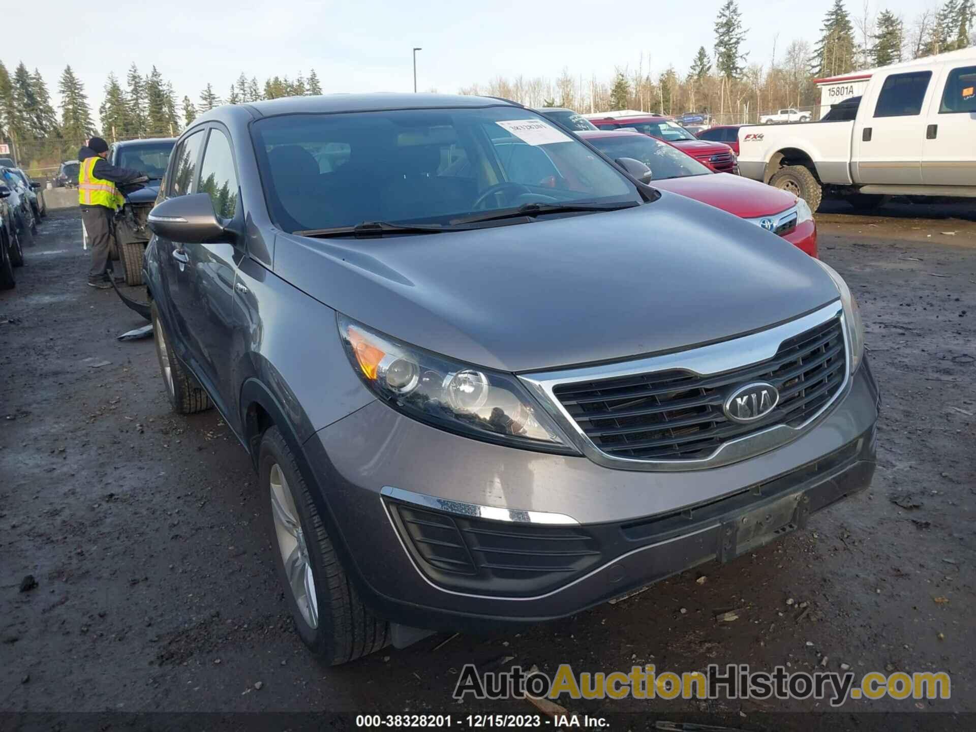 KIA SPORTAGE LX, KNDPBCA26C7273854