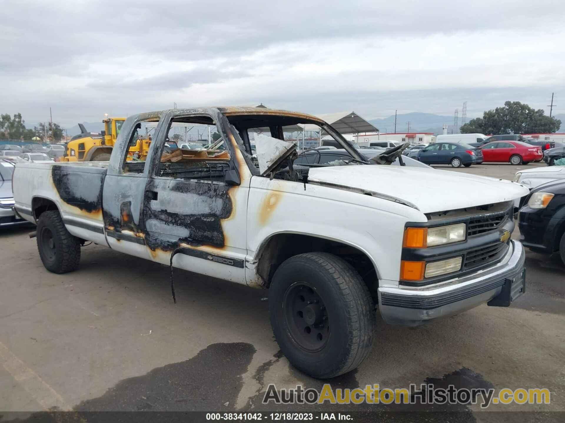 CHEVROLET C/K 2500 HD SILVERADO FLEETSIDE, 1GCGC29R8VE162486