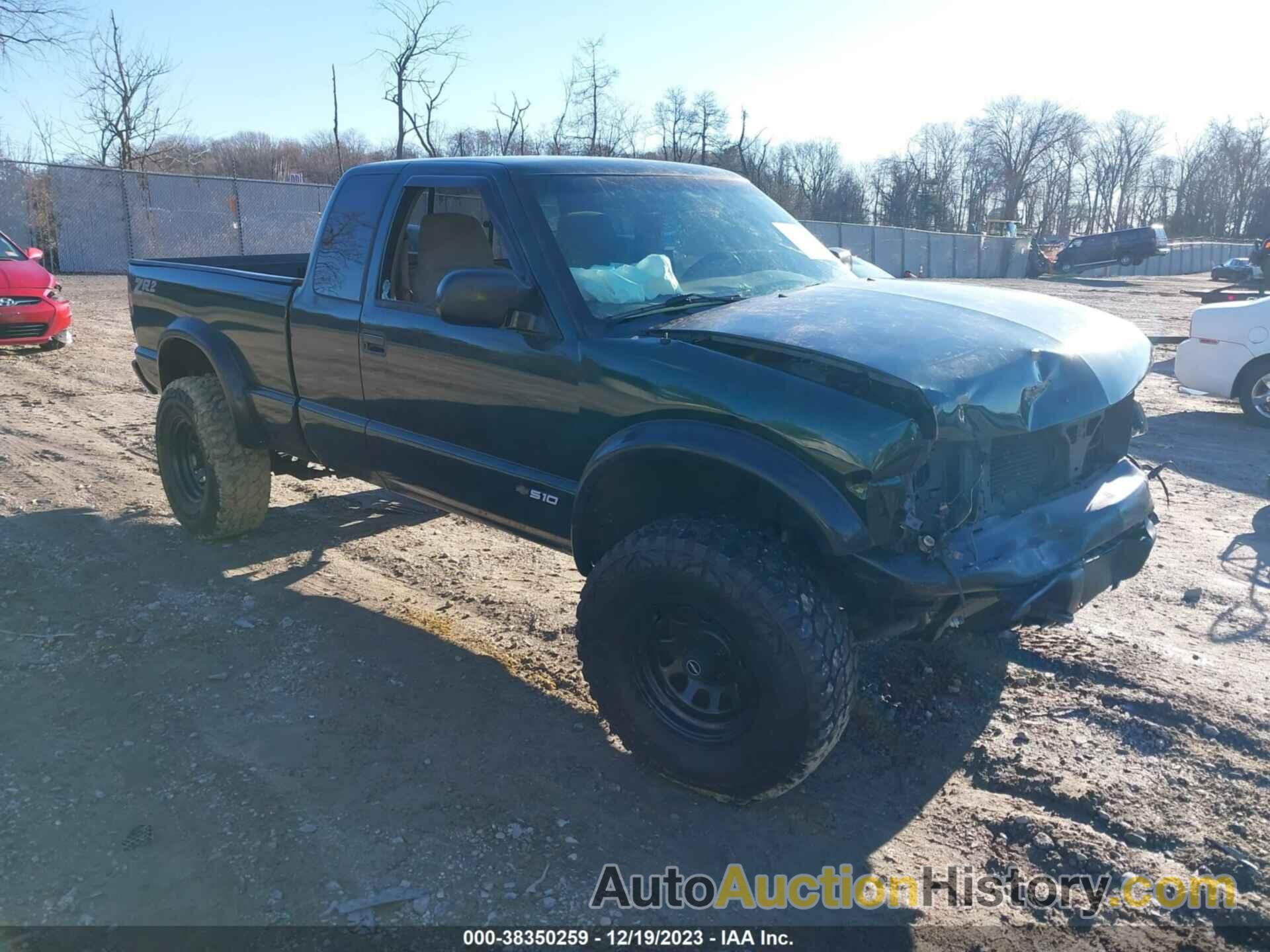 CHEVROLET S-10 LS, 1GCCT19W628194636