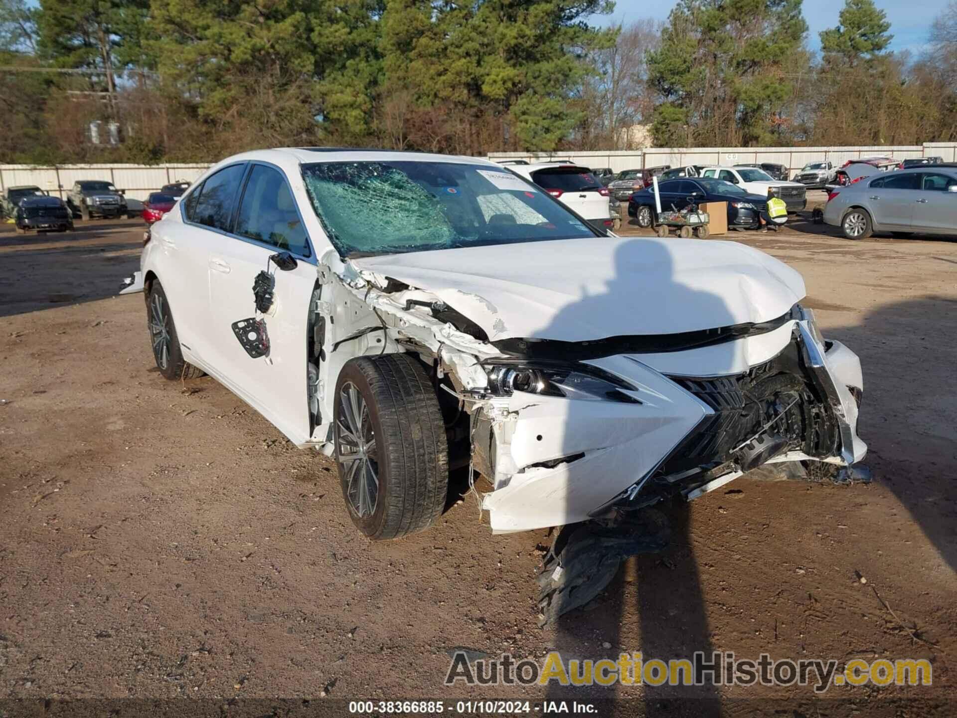 LEXUS ES 300H, 58ADA1C17NU020159