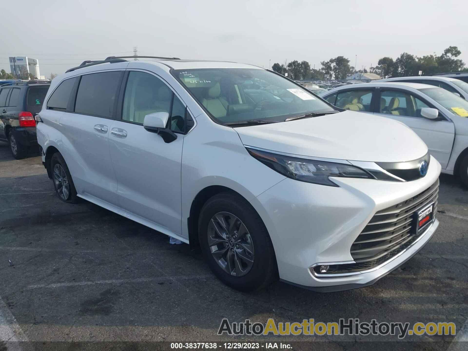 TOYOTA SIENNA XLE, 5TDYRKEC5RS181257