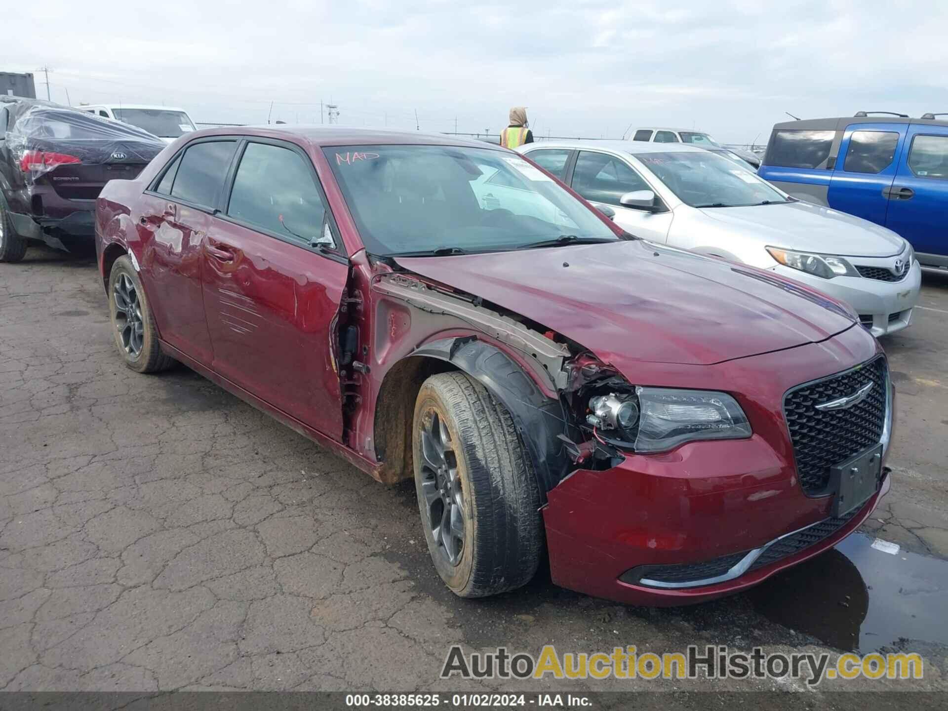 CHRYSLER 300 TOURING AWD, 2C3CCARG4JH309157