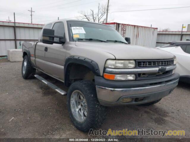 CHEVROLET SILVERADO 1500 LS, 1GCEK19T4YE367162