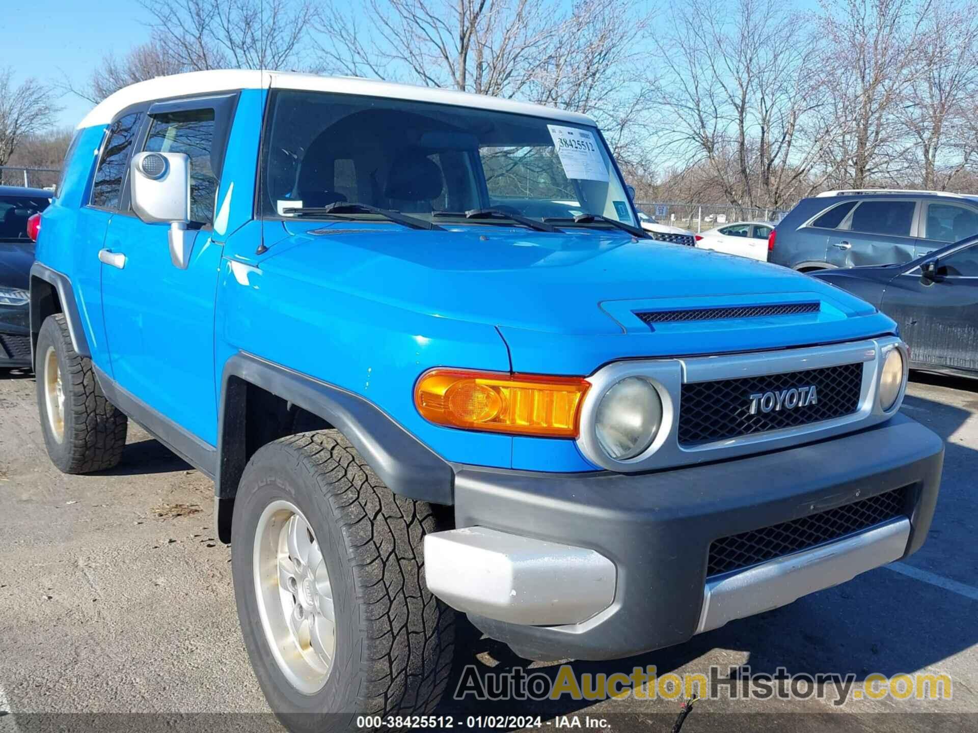 TOYOTA FJ CRUISER, JTEBU11F170018082