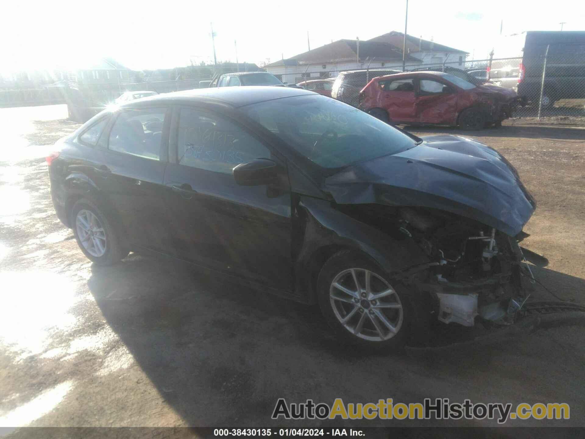 FORD FOCUS SE, 1FADP3F22JL318649