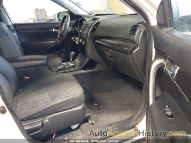 KIA SORENTO LX, 5XYKT4A1XBG094044