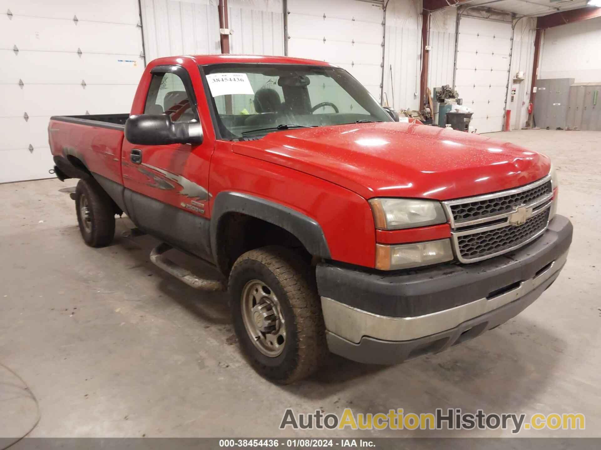 CHEVROLET SILVERADO 2500HD LS, 1GCHC24205E249572