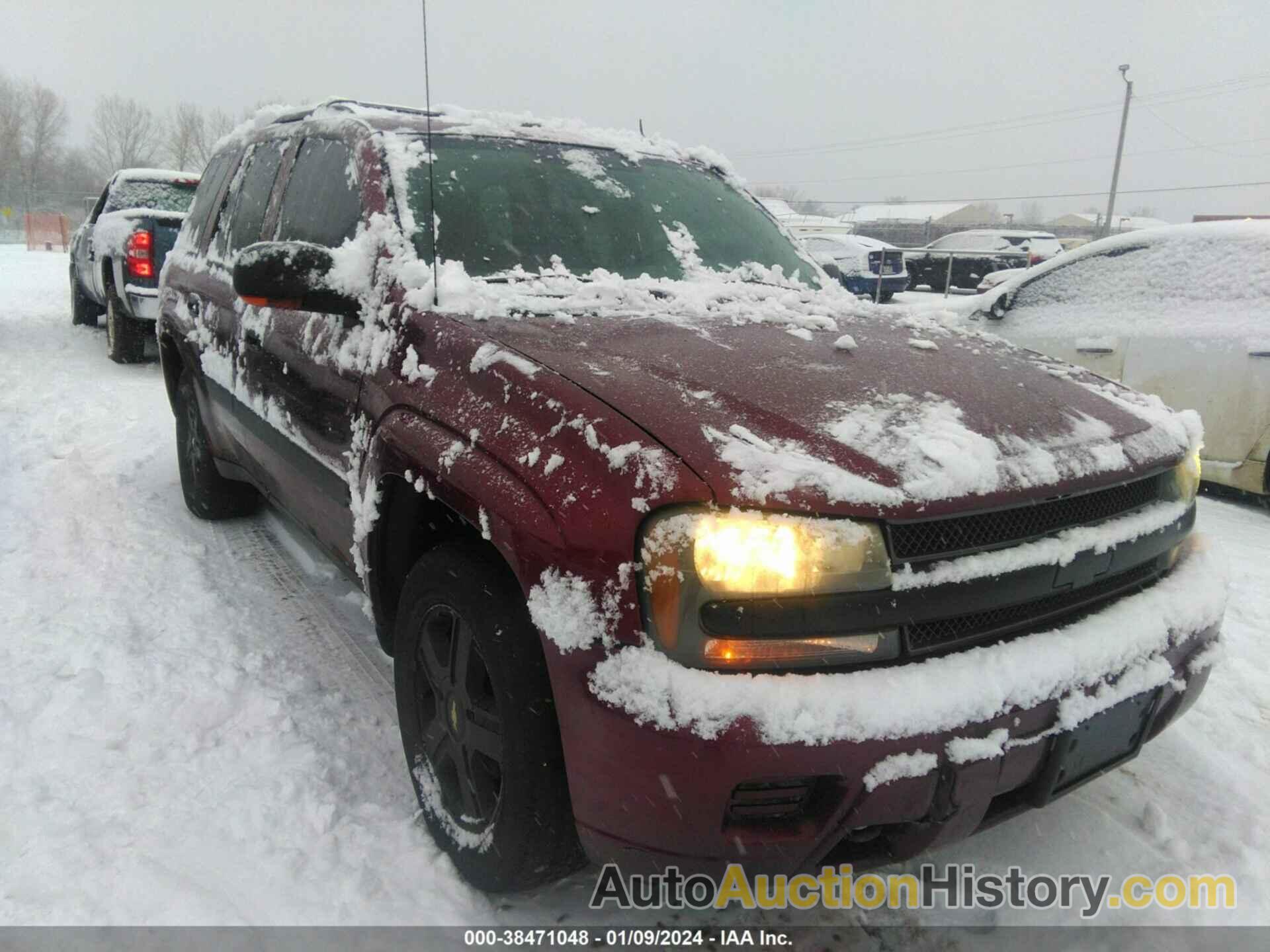 CHEVROLET TRAILBLAZER LS/LT, 1GNDT13S352216004