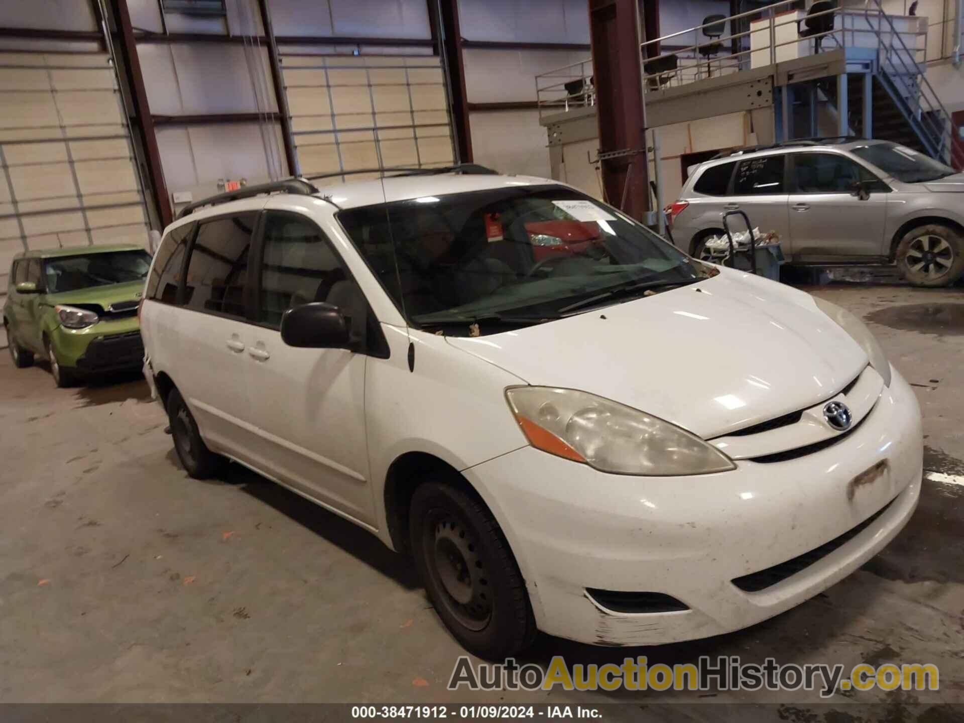 TOYOTA SIENNA LE, 5TDKK4CC7AS320849