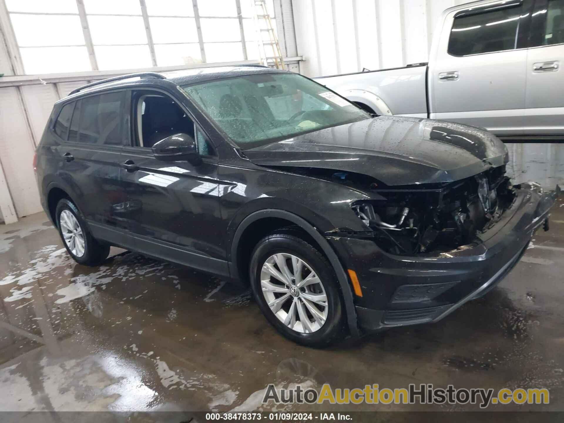 VOLKSWAGEN TIGUAN 2.0T S, 3VV1B7AX0KM086480