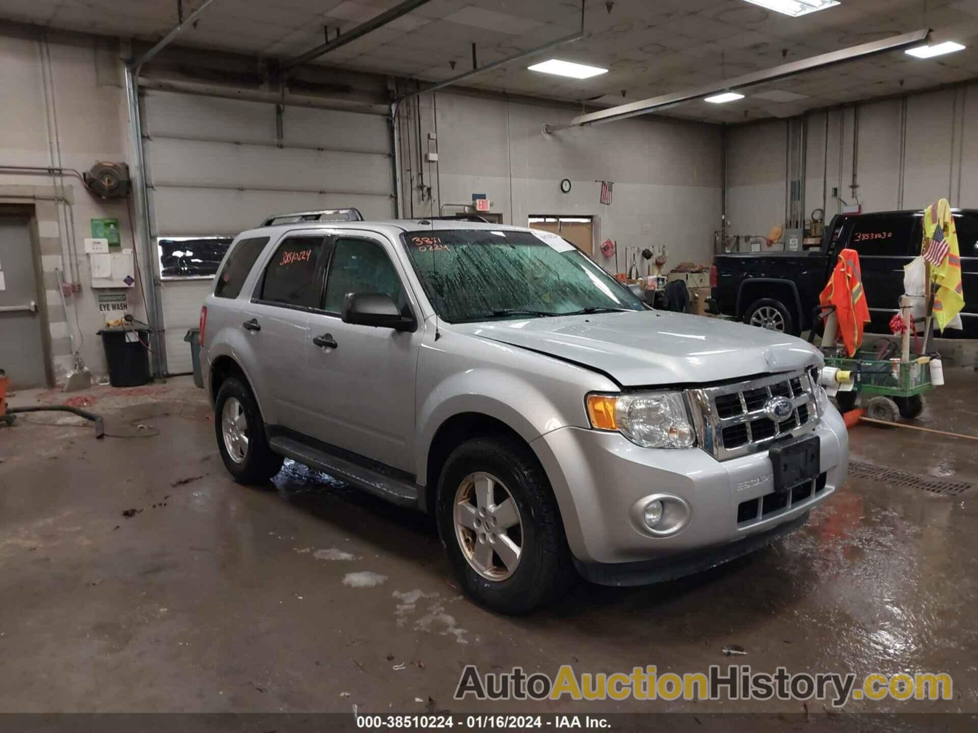 FORD ESCAPE XLT, 1FMCU0D79CKB19159