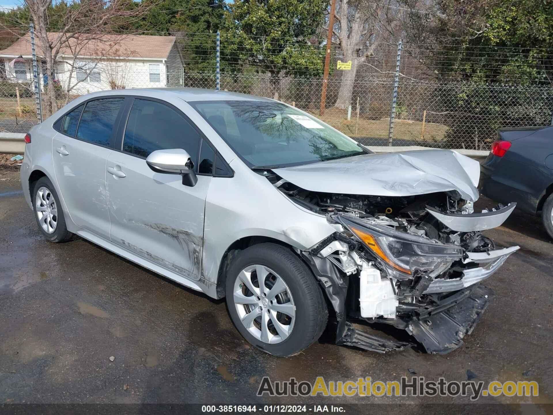 TOYOTA COROLLA LE, 5YFEPMAEXNP375653