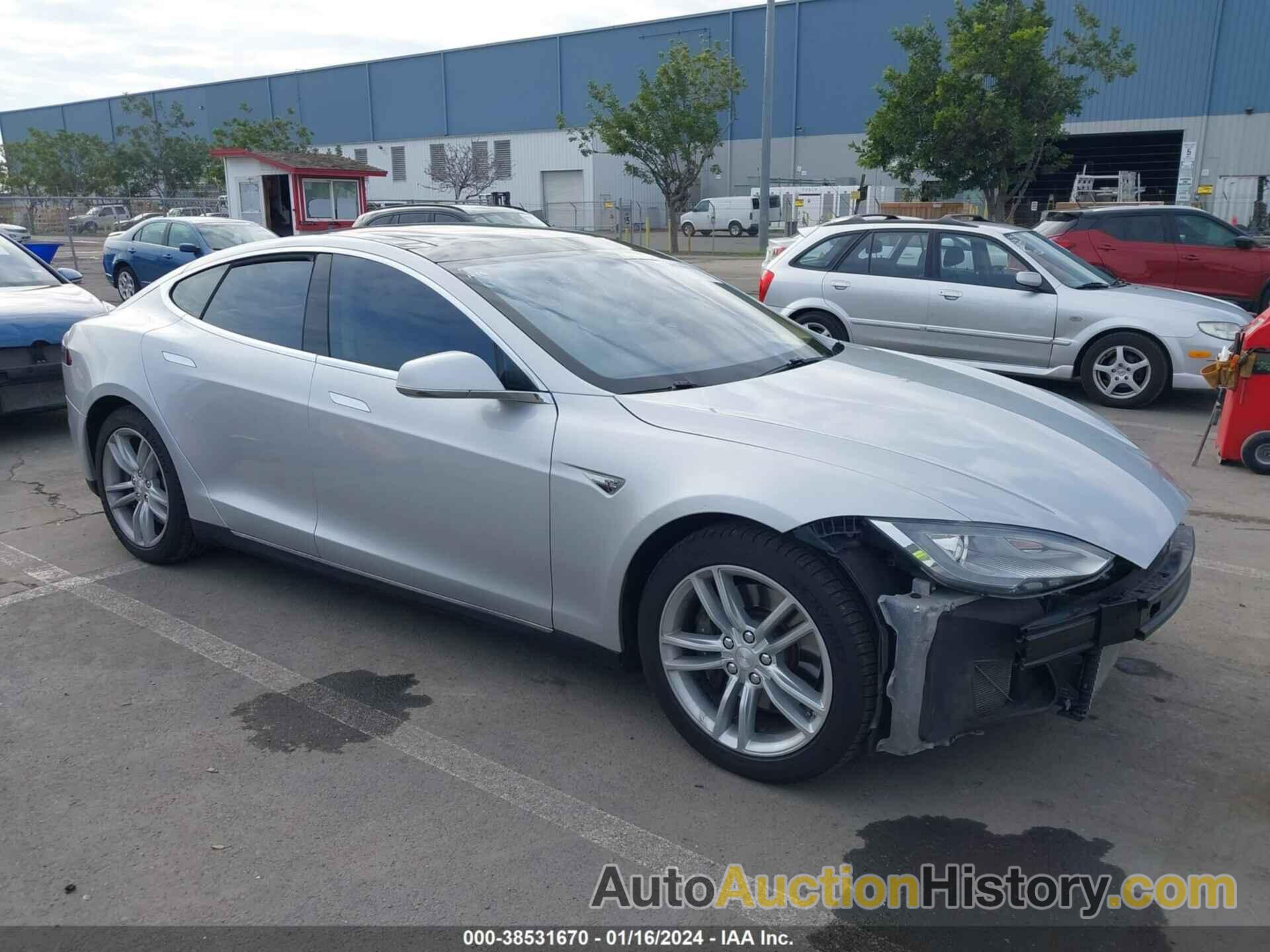 TESLA MODEL S, 5YJSA1CN0DFP06783