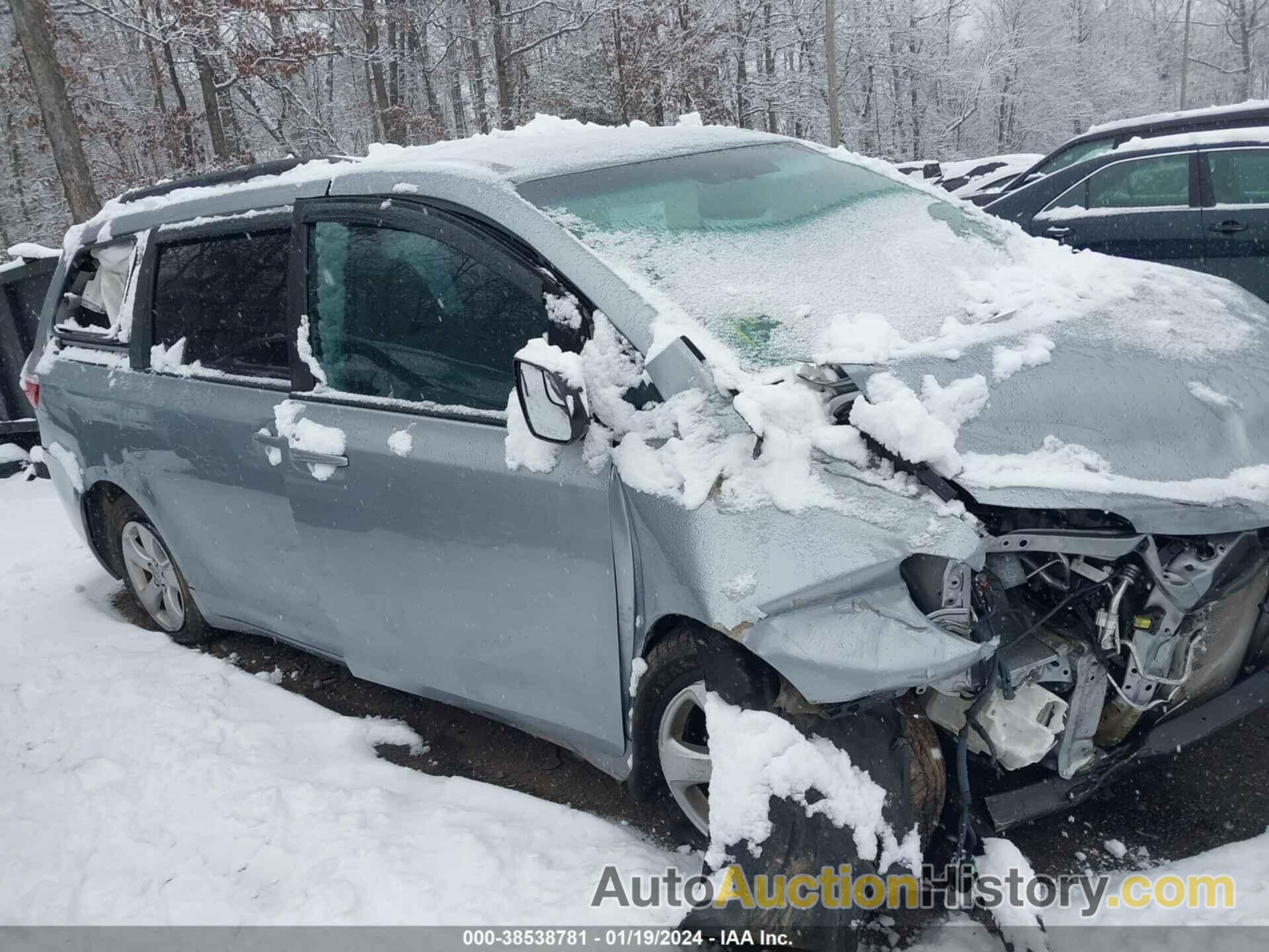 TOYOTA SIENNA LE 8 PASSENGER, 5TDKK3DCXGS741191