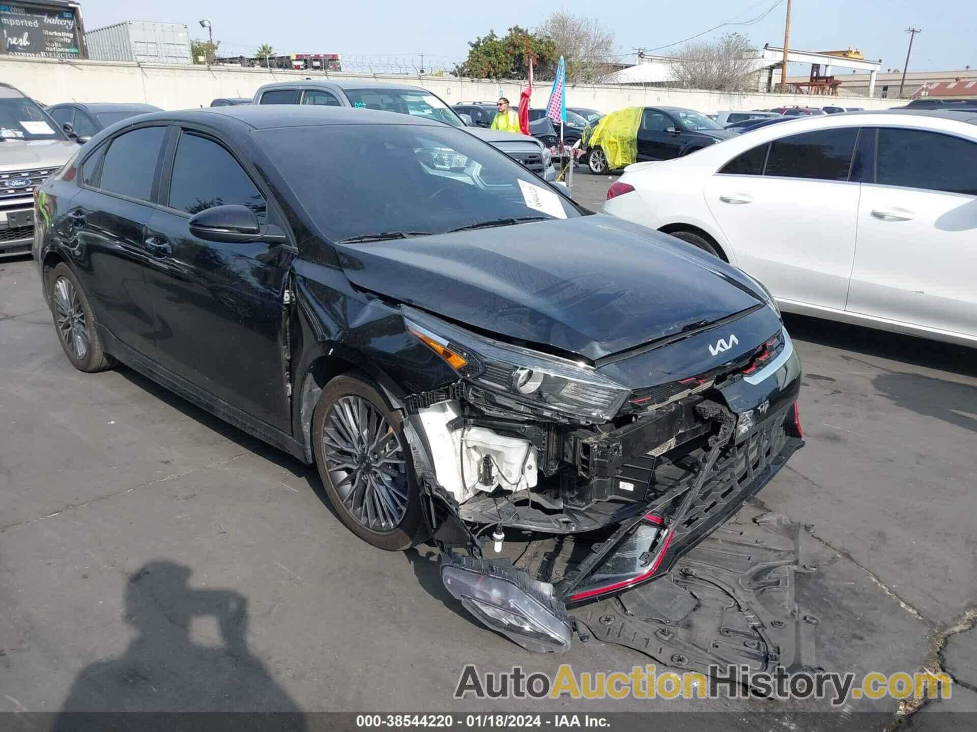 KIA FORTE GT-LINE, 3KPF54AD8PE525846