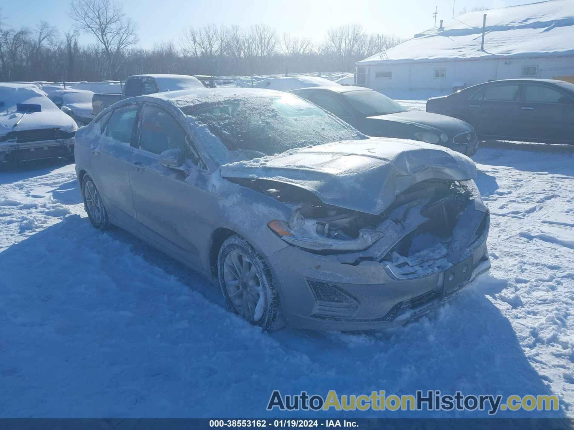 FORD FUSION SE, 3FA6P0HD2LR163126