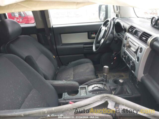 TOYOTA FJ CRUISER, JTEBU11F270028376