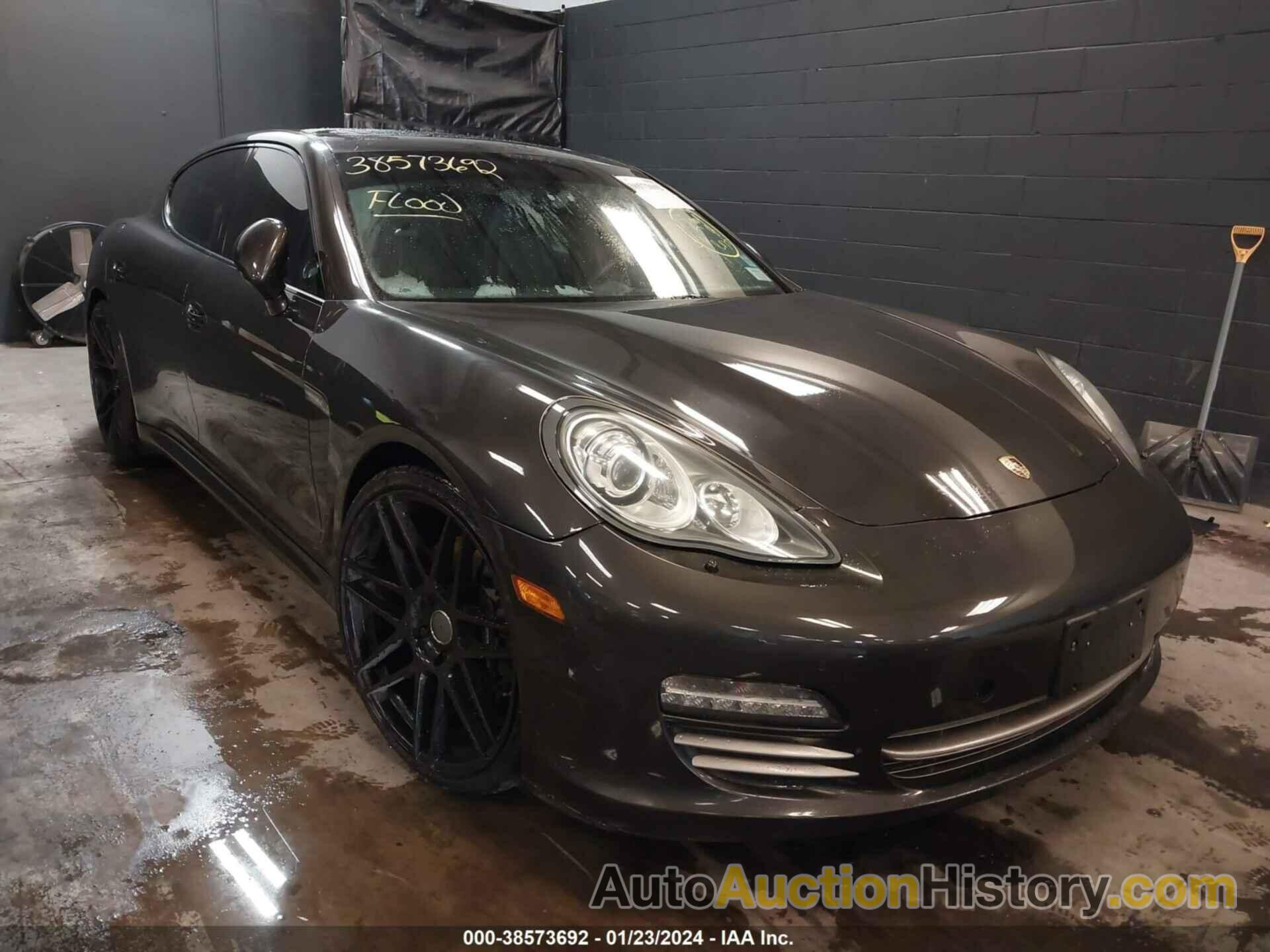 PORSCHE PANAMERA 4, WP0AA2A79DL014346