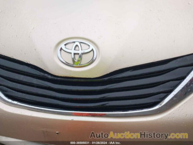 TOYOTA SIENNA LE, 5TDKK3DC1ES496259