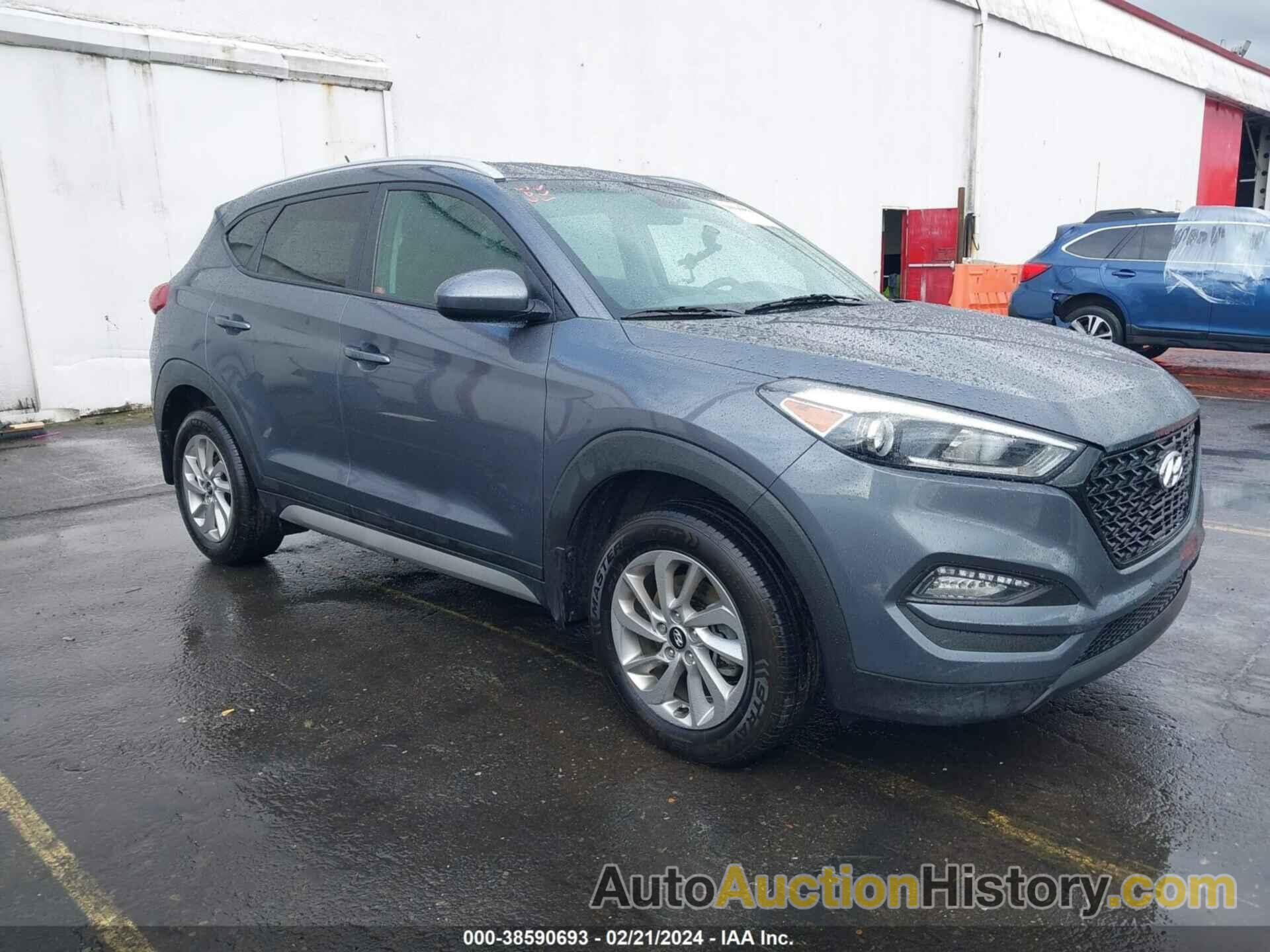 HYUNDAI TUCSON SE, KM8J3CA45HU301796