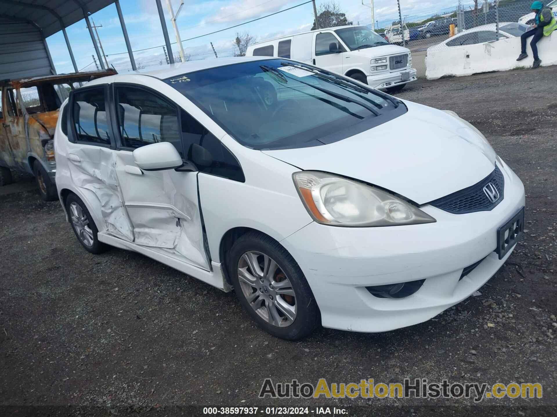 HONDA FIT SPORT, JHMGE8H58BS006052