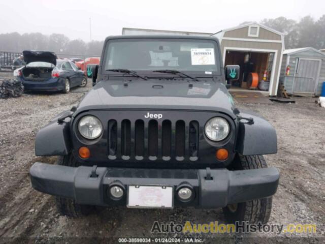 JEEP WRANGLER UNLIMITED SAHARA, 1C4BJWEG9GL256550