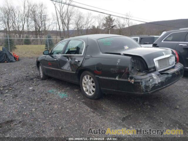 LINCOLN TOWN CAR SIGNATURE LIMITED, 2LNBL8CV3BX764026