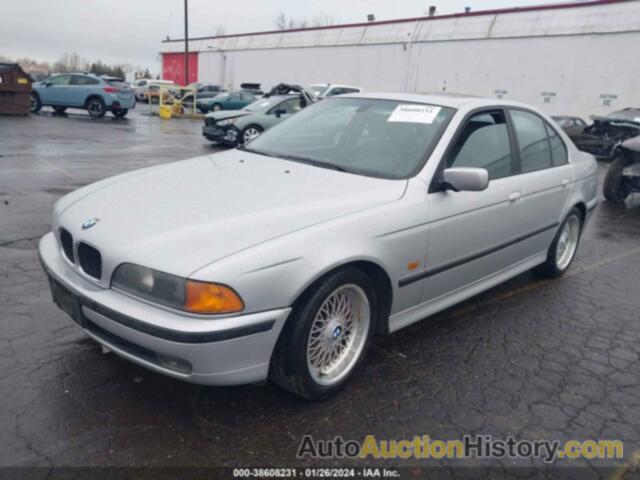 BMW 528IA, WBADM6342YGU09284